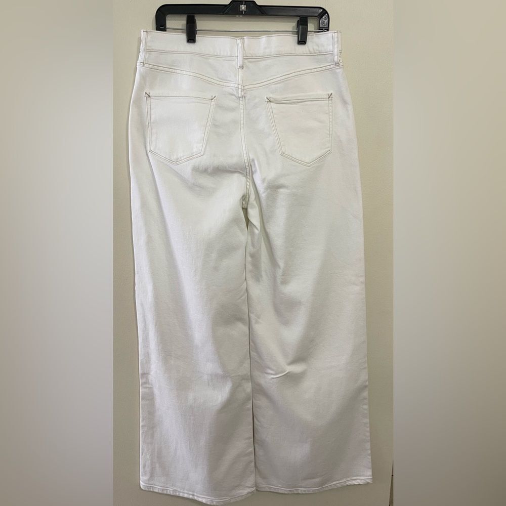 a.n.a Women's High-Rise Wide Leg Pleated Jeans White. Size 10. NWT - Picture 11 of 16